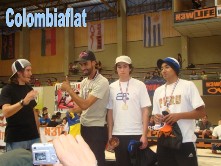 Los tres primeros puestos del Encuentro: 1ro Carlos Jorquera(centro), 2do Rmulo Guerra (Izquierda), 3ro Williams Perez (Derecha) y Viki Gomez